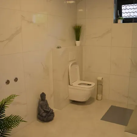 Nika Eslo Apartaman 住宿加早餐酒店 Vitanje